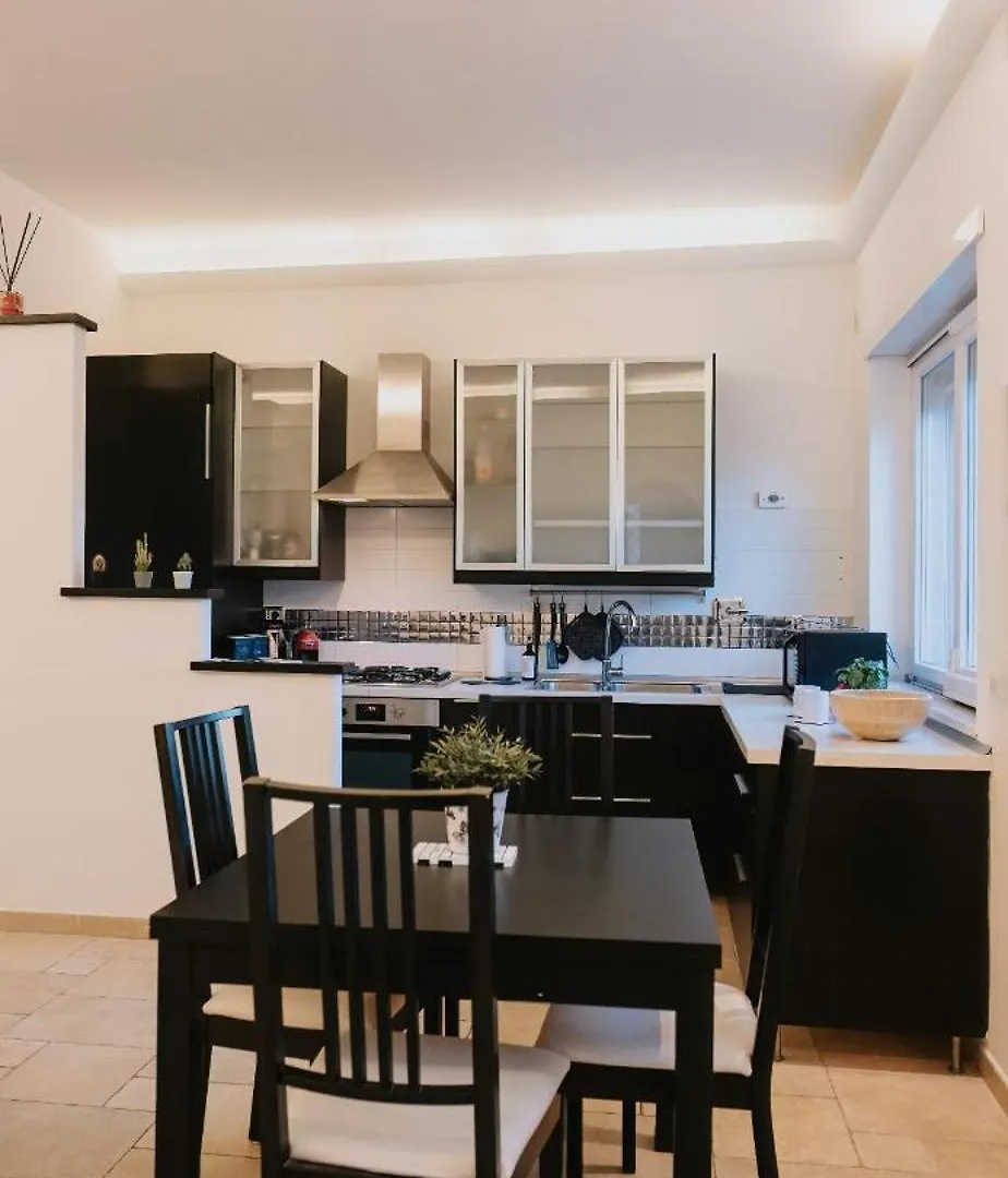Pau Suite Home Fiumicino İtalya